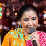 सुरों का एक युग समाप्त: दिग्गज गायिका आशा भोसले का 92 वर्ष की आयु में निधन